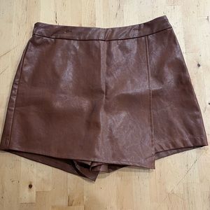 Faux leather skirt- Iris, size-m, perfect for a concert!